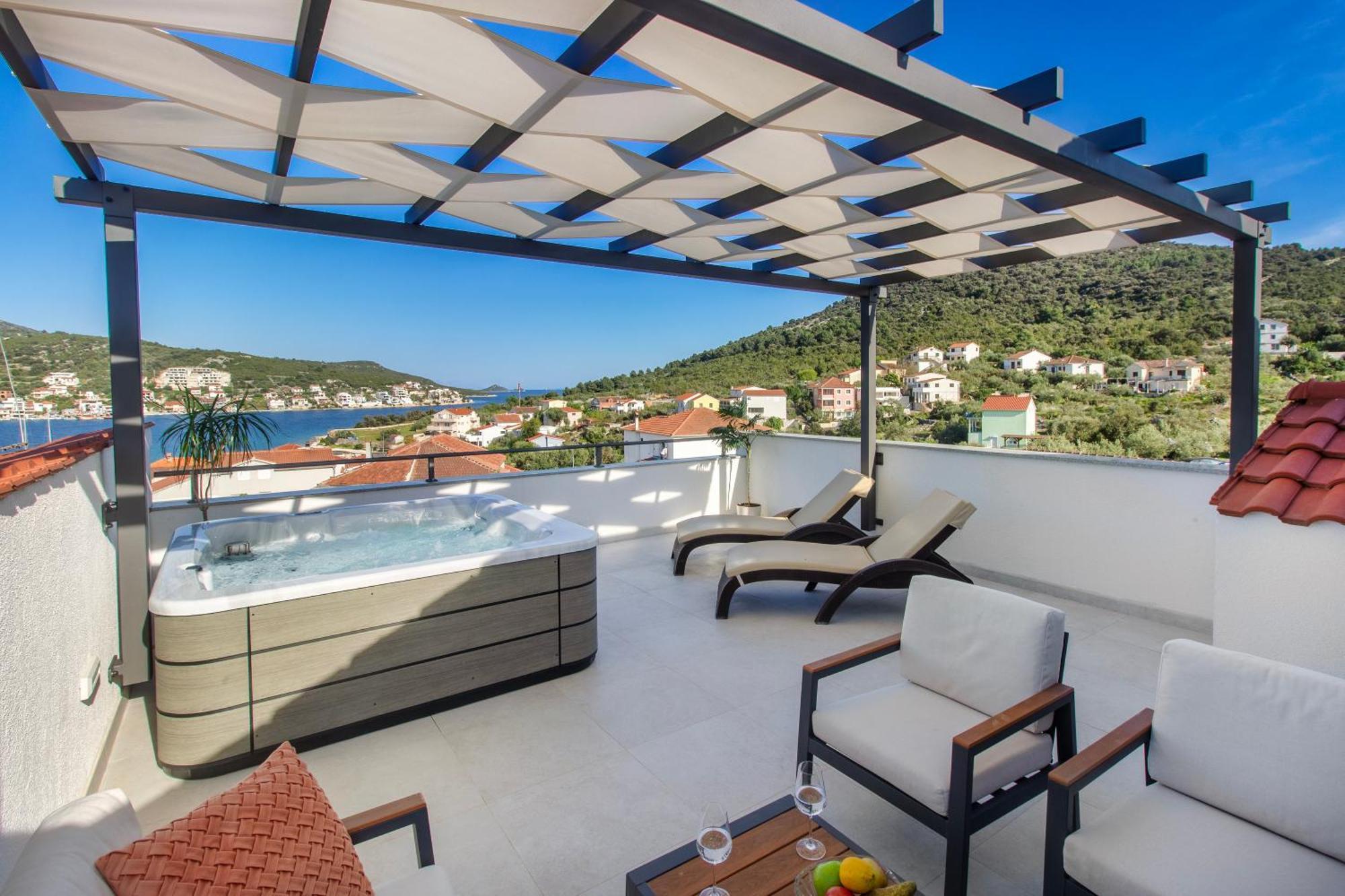 Villa Dalmatian Child With Swimming Pool, Close To The Beach Vinišće Eksteriør bilde